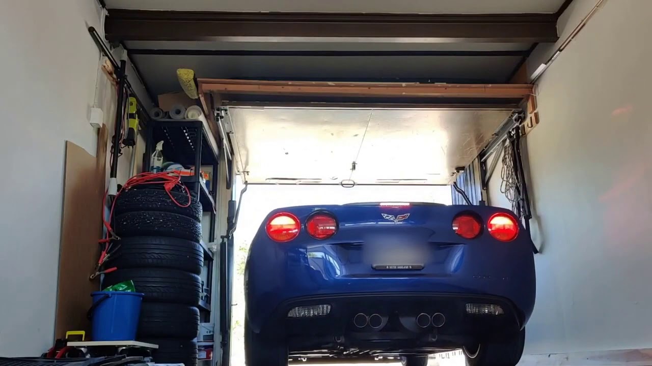 Corvette C6 - Stock vs Corsa Xtreme Exhaust