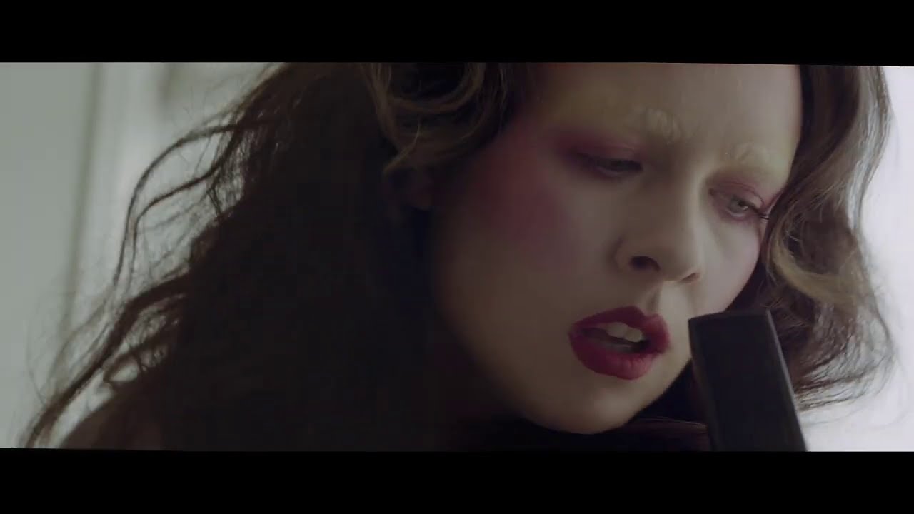Allie X - Love Me Wrong (Cape God Digital Concert)