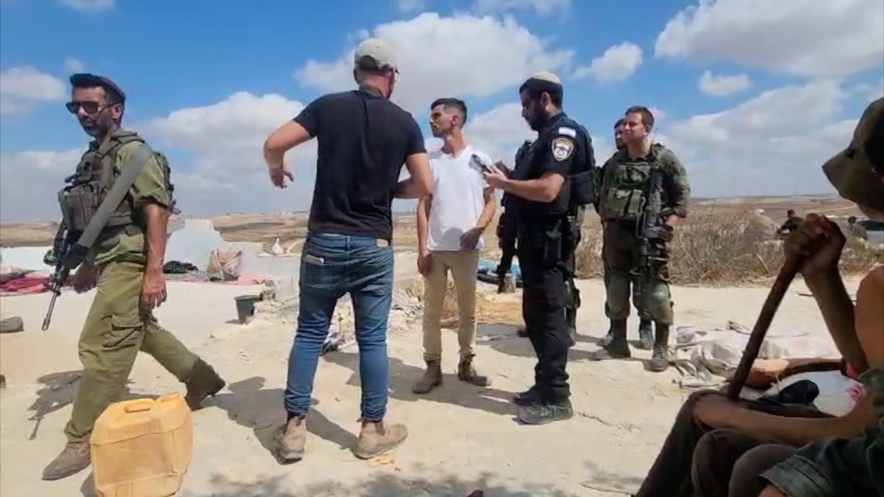 למרות התחייבות המדינה להשיבם לאדמותיהם, תושבי ח'ירבת זנותה גורשו שוב על-ידי המתנחלים והרשויות