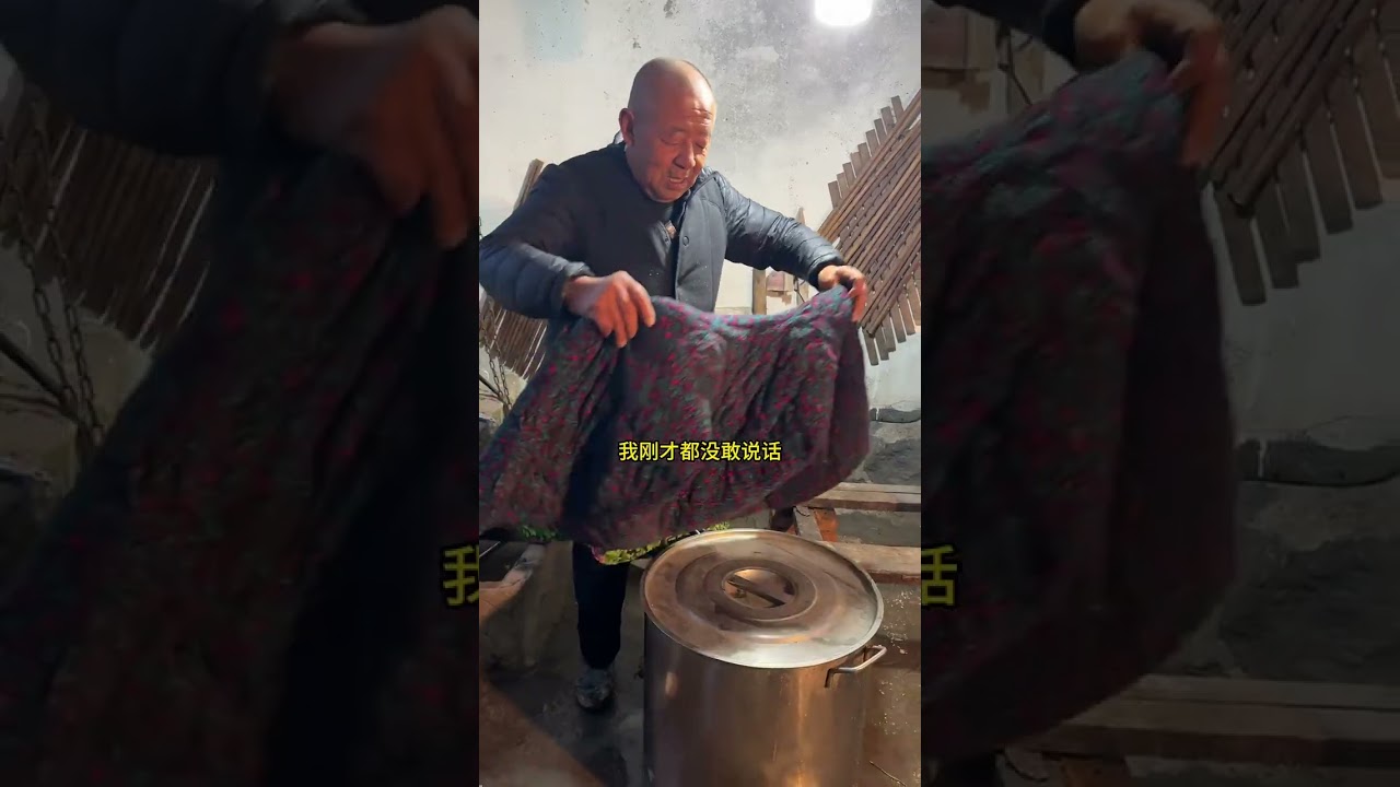 和老爸联手打造的新灶台首秀做的第一个豆腐很给力，灶台一点就着，燃烧均匀，火速还快，父子搭档就是靠谱。#我的乡村生活 #传统手艺 #追寻儿时的味道
