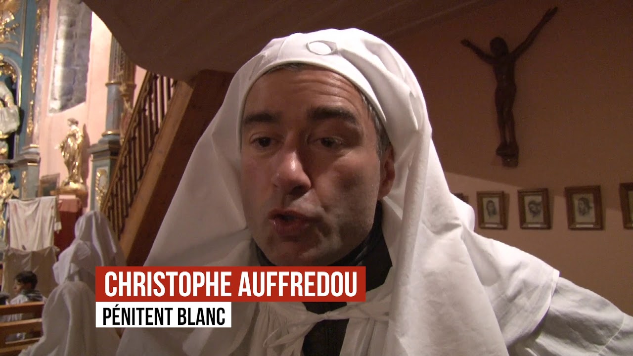 La procession des pénitents blancs à Saugues