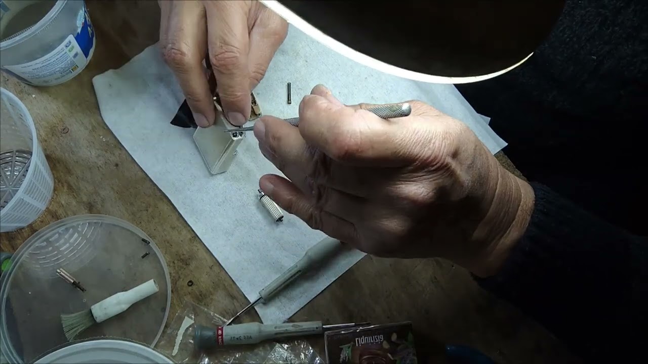 Dupont D 57 Lighter lighter Briquet encendedor Feuerzeug disassembly and assembly with spiral spring