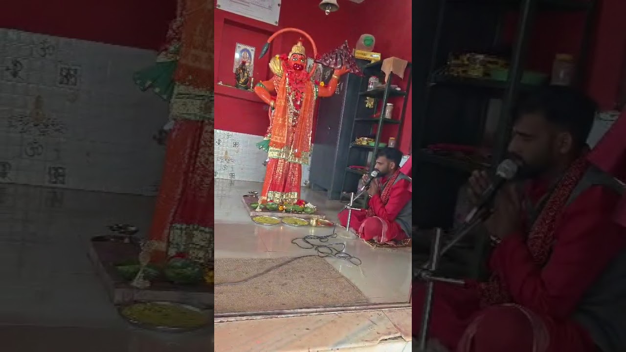 पीरी, सिमरिया प्रखंड जिला -चतरा झारखंड के संकट मोचन धाम में हनुमान जी की भोग प्रसाद की पूजा।