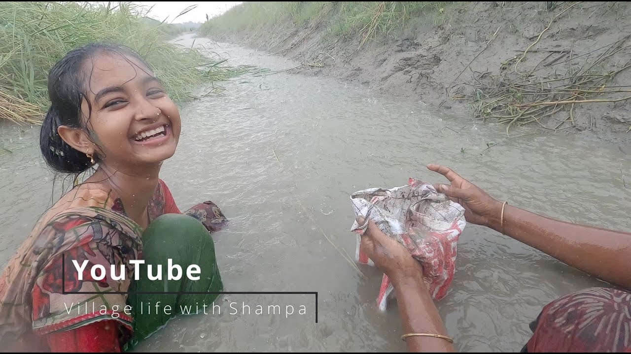 মাছ ধরতে গিয়ে তারার আনন্দের সীমা নাই | Village life with Shampa