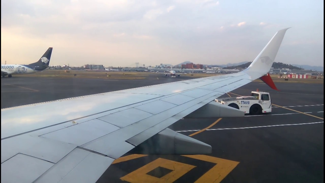takeoff aicm terminal 2 boeing 737-81D aeromexico