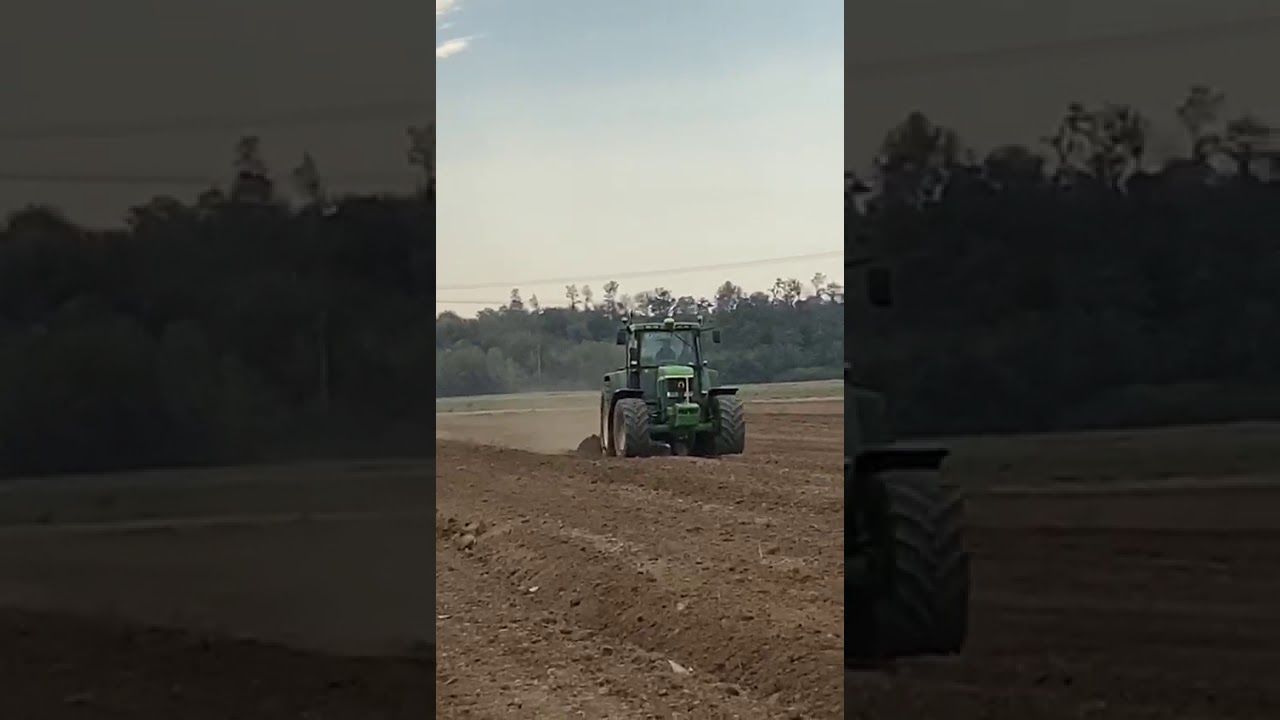 john Deere 7810 con  aratro 12 dischi verdegiglio. Team  D0 GE