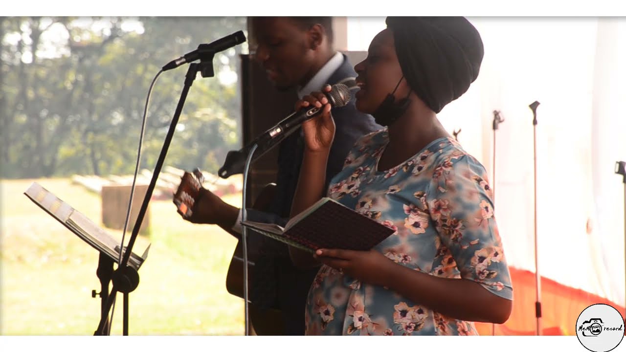 NYUZWE N'UBUCUTI BWO MU IJURU/INDIRIMBO 109 MU GUSHIISHA/ PAPY CLEVER NA DORCAS MURI CEPURHUYE