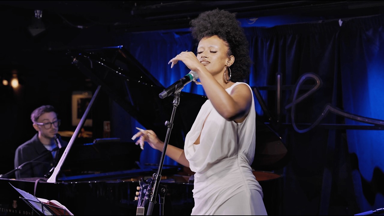 Scarlett Fae - Solace (live at PizzaExpress Live)