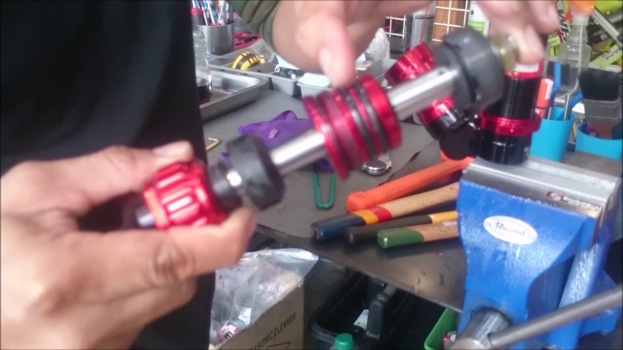 for fun technic : เปลี่ยนน้ำมันโช็คหลังแต่งของ aerox