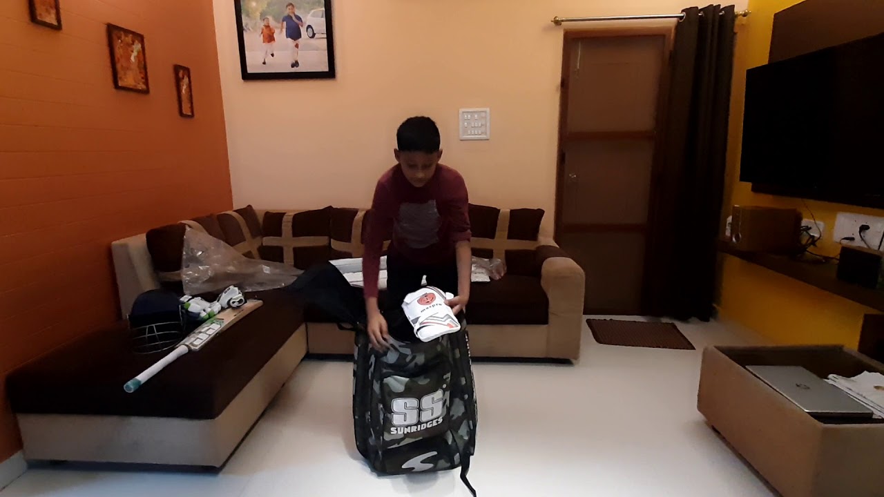 unboxing cricket kit