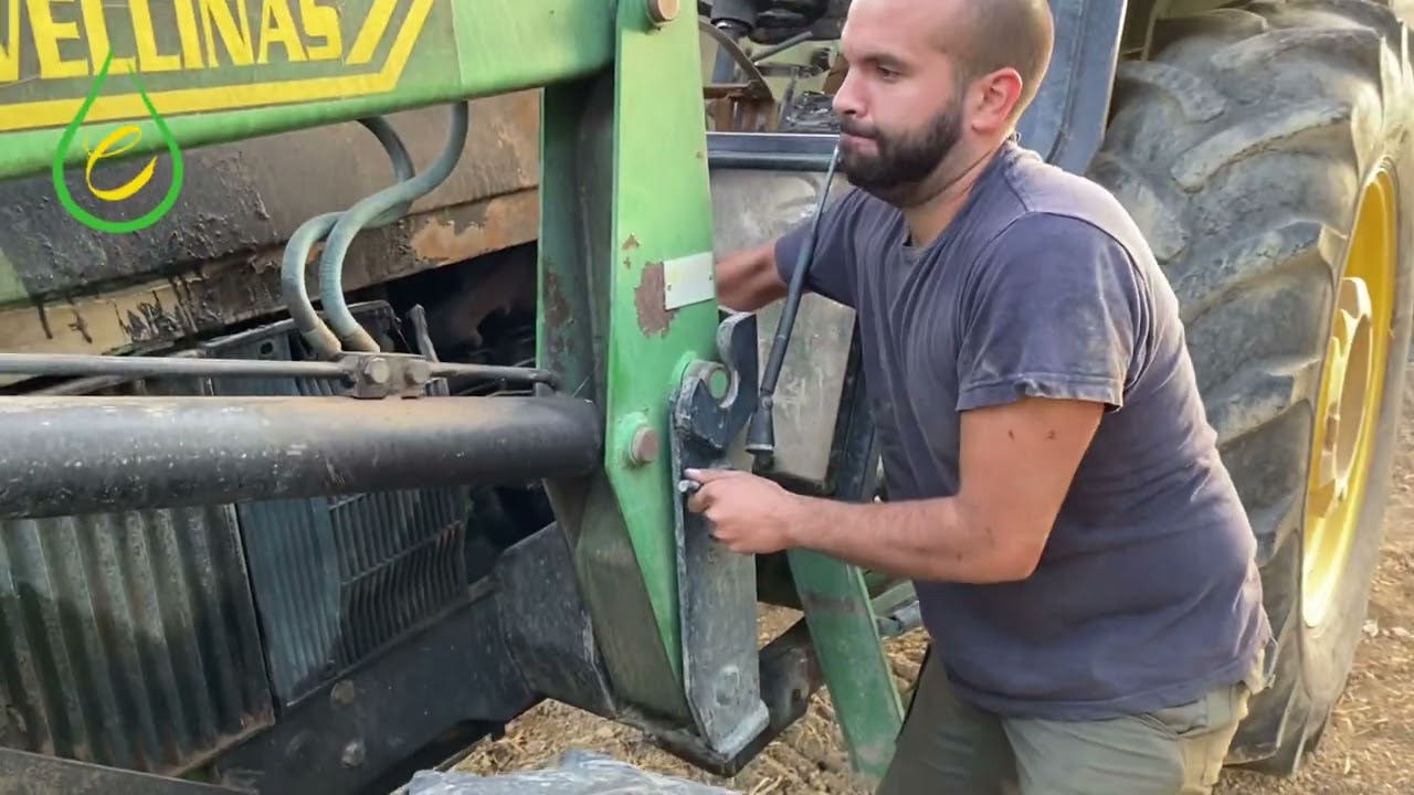 eoloe - 062 - 07/09/2022 - Desenganche de la pala de tractor calcinado - Olivar.
