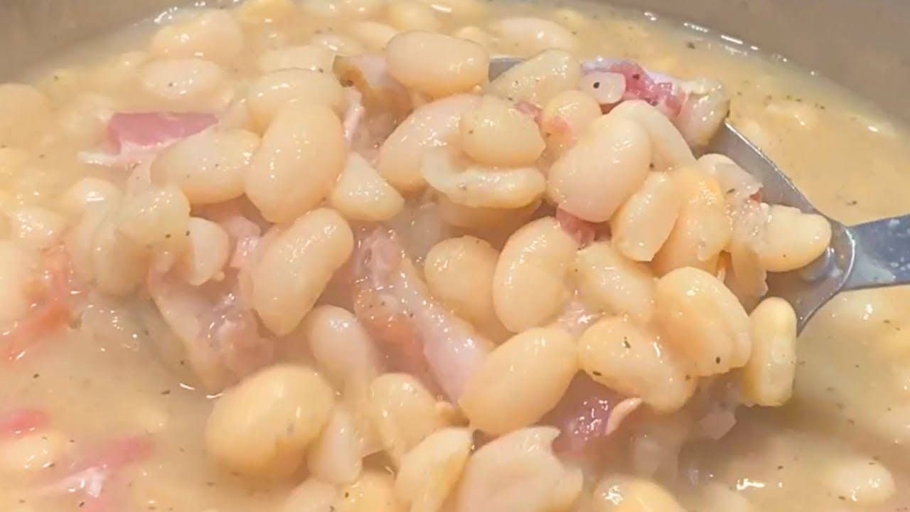 White Beans with Bacon | Easy Southern Comfort Food Recipe