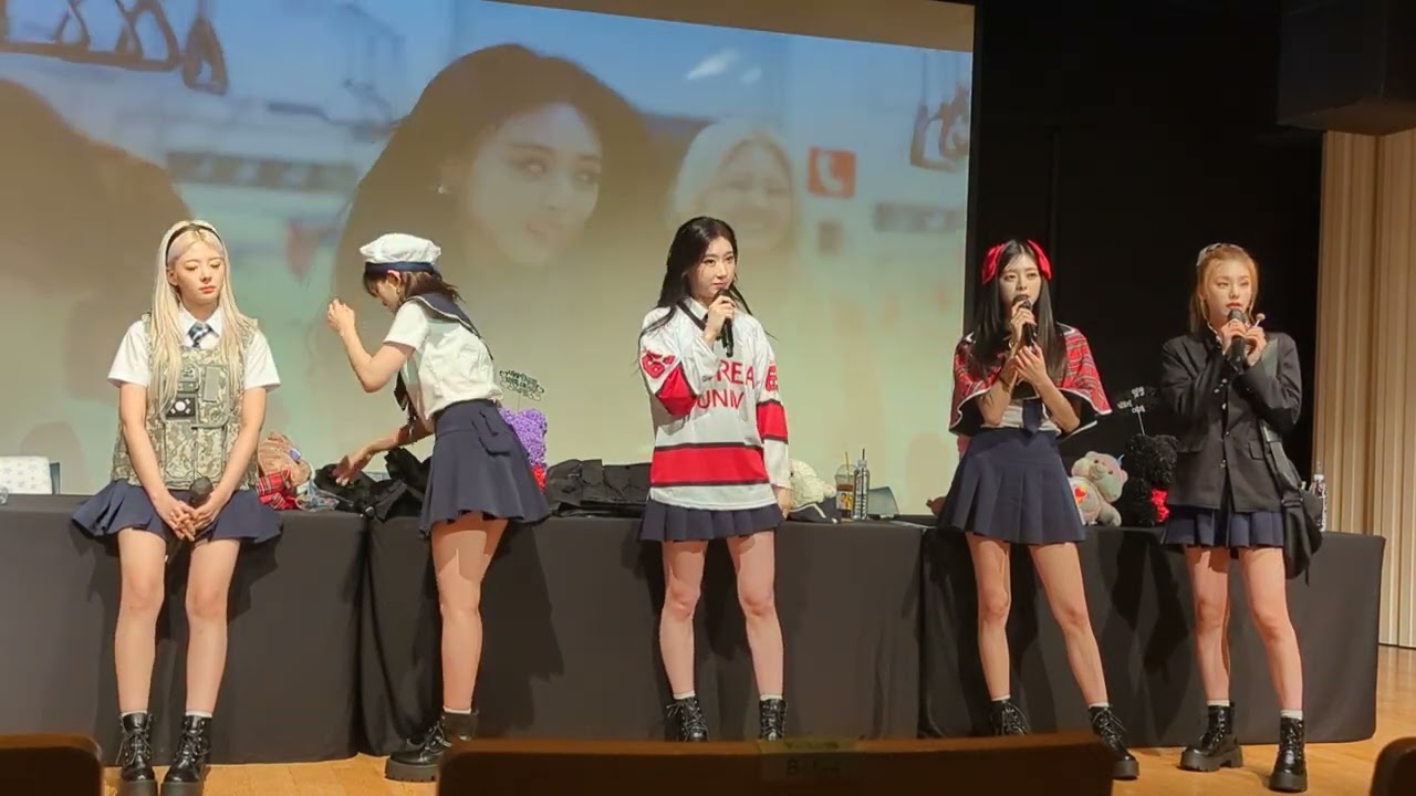 ITZY talking to MIDZY 09/03 after signing albums at their Soundwave fansign
