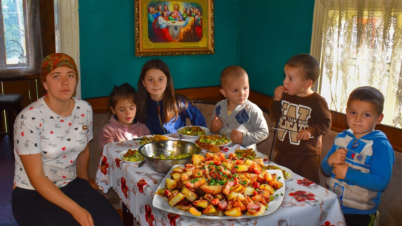 Far from Civilization: What a Big Family Eats High in the Mountains