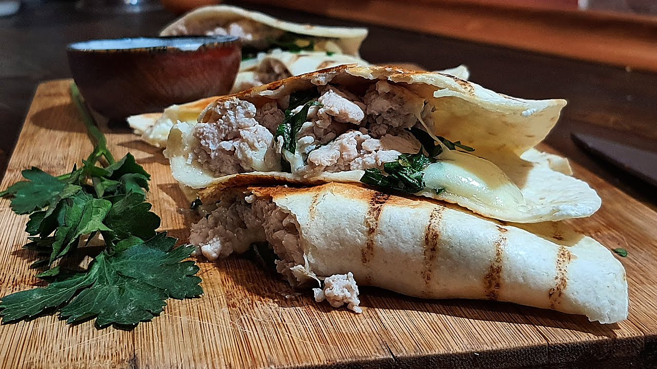 Мексиканское тако с куриным фаршем и моцареллой. Вкусно, просто, быстро