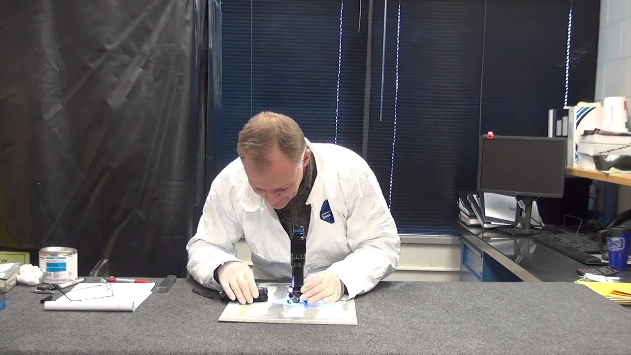 Measuring a Mold Impression Using the Optical Micrometer