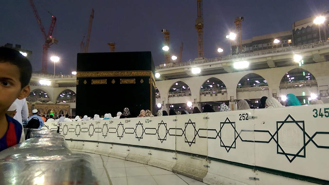 Kabede Duygu Dolu Akşam Namazı