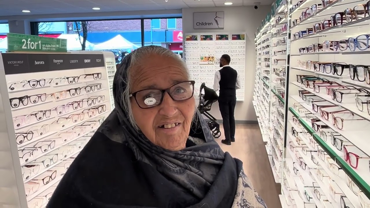 Bibi ji da eye test in London 