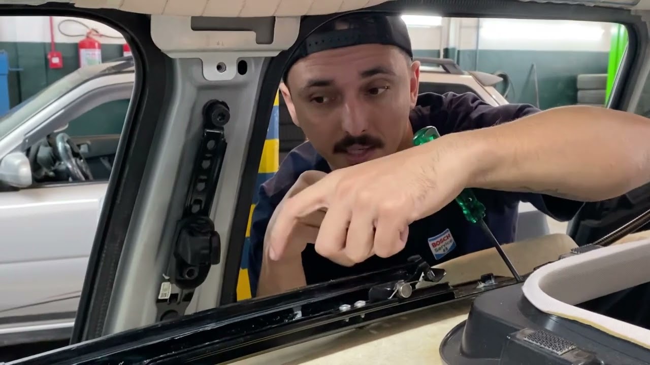 Como consertar o teto solar do Jeep Renegade