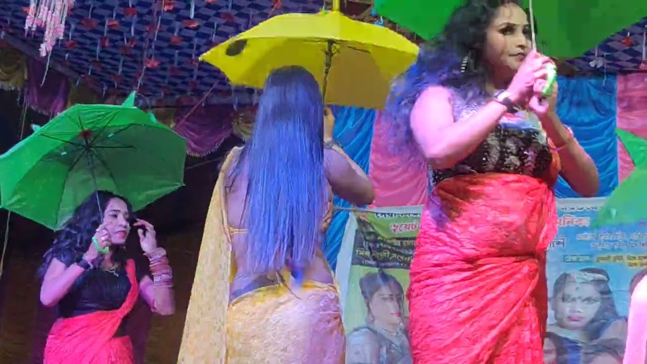 গ্রুপ ড্যান্স। ছাত্রী নকল বারসাত মে