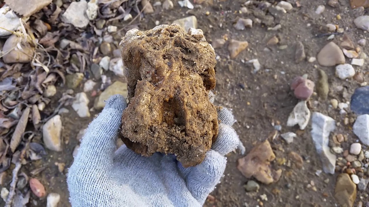 Rockhounding at Illinois creek. calcite, crystals, geodes