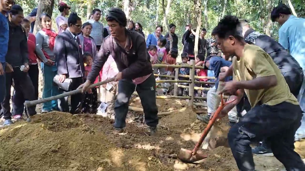 (L) Hemminthang Haokip Long Lhanmun a Vuidohna