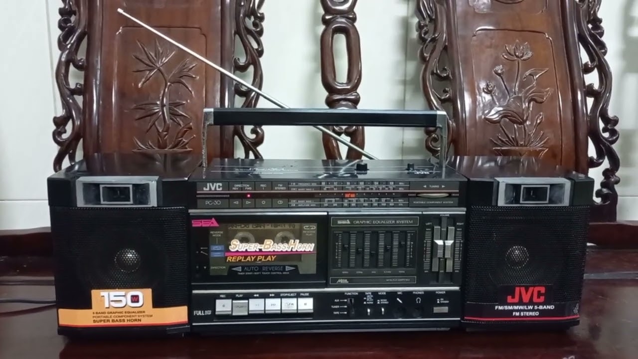 Đã bán ! Cassette JVC PC-30 còn đẹp, chạy hoàn hảo, có auto reverse và line in, tiếng hay, 1tr5. 