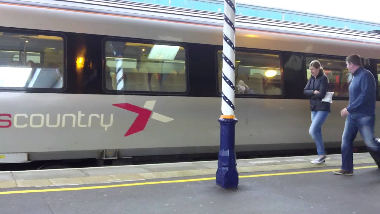 East Midlands Trains Class 222 And Cross Country Voyager Arriving And Departing Chesterfield