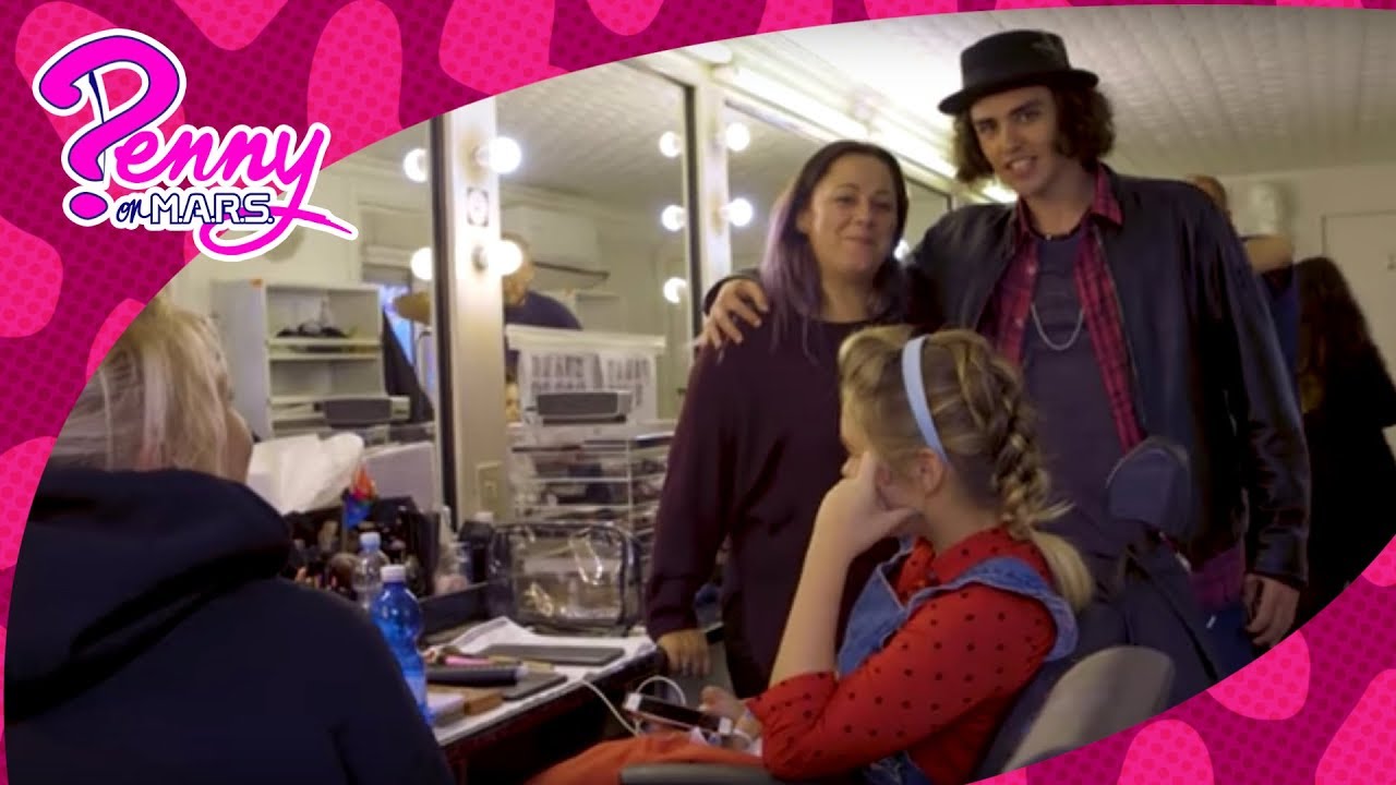 Penny on M.A.R.S. | Backstage - Disney Channel IT