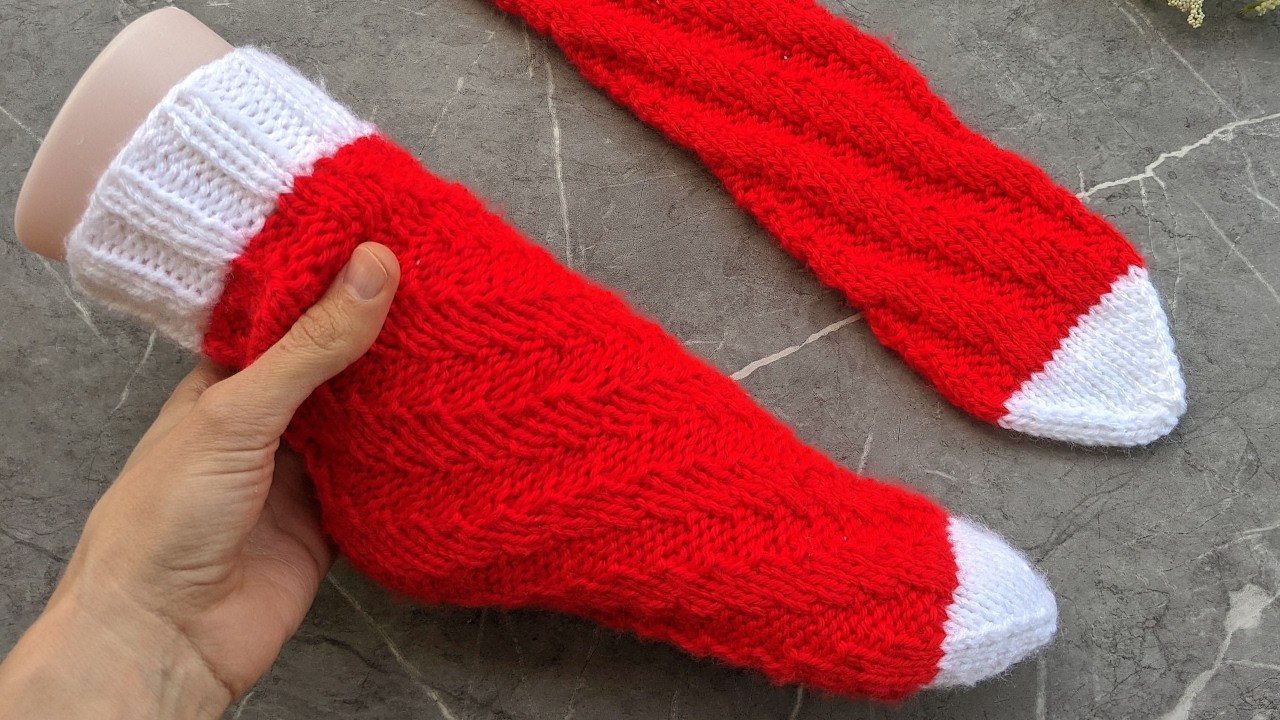 Easy Knit Spiral Santa Socks