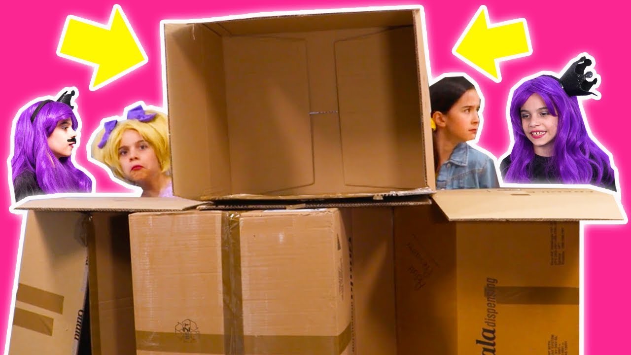 GIANT CARDBOARD BOX FORT 📦 Malice's Pizza Delivery Prank! - Princesses In Real Life | Kiddyzuzaa