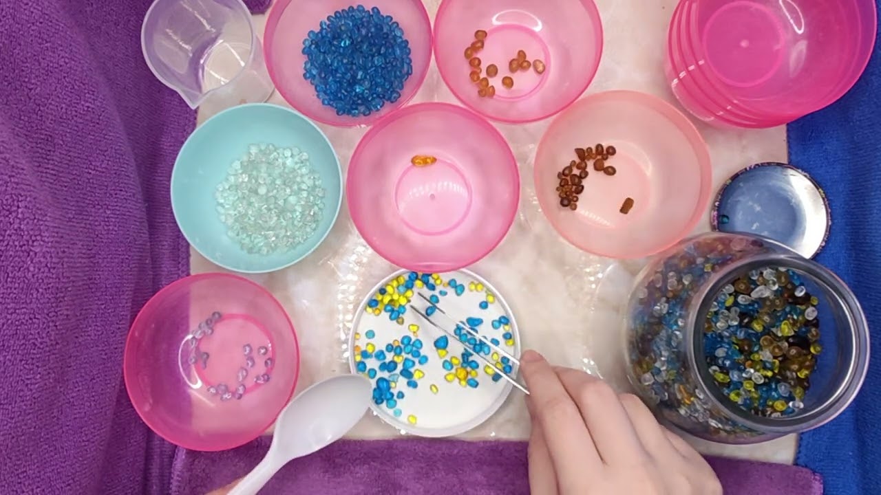 [ASMR] Classify colorful small objects/stones/glazed/ceramic balls/gravel into plastic boxes