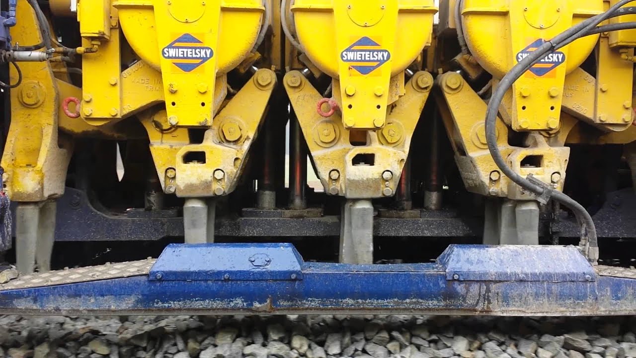 Dynamic Stopfexpress 09-4X von Plasser & Theurer