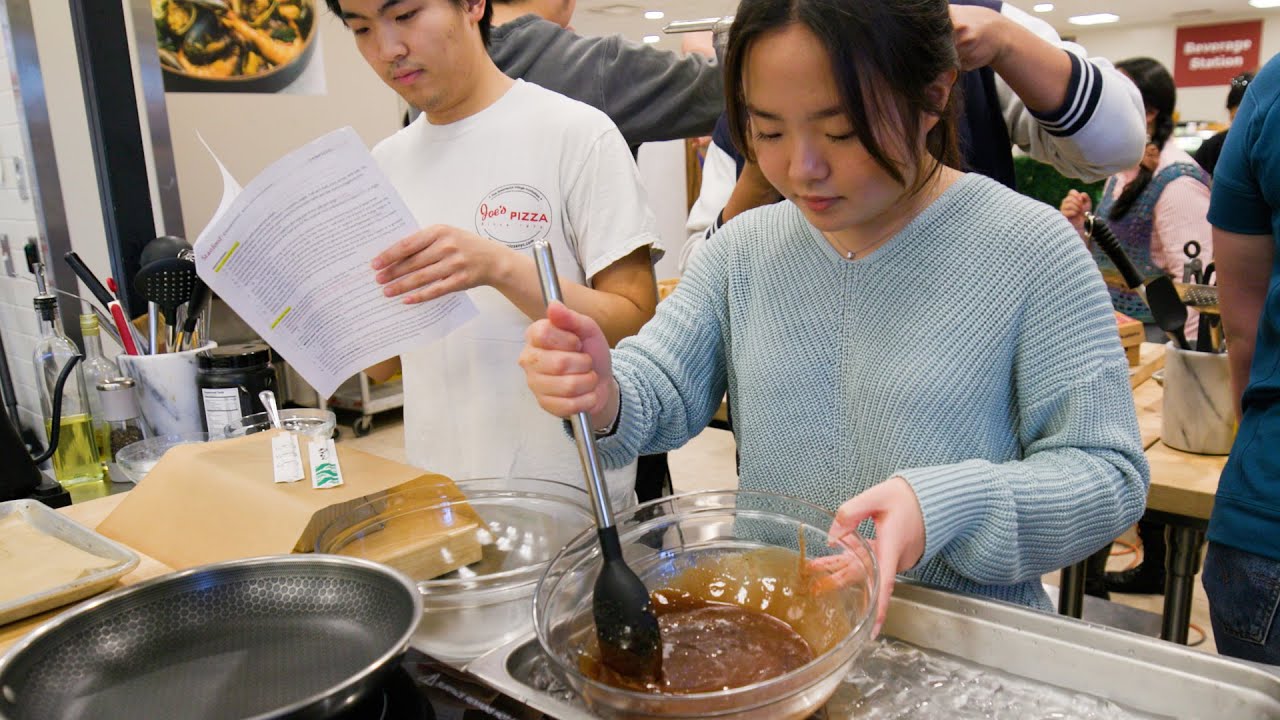 Teaching materials science through cooking and baking