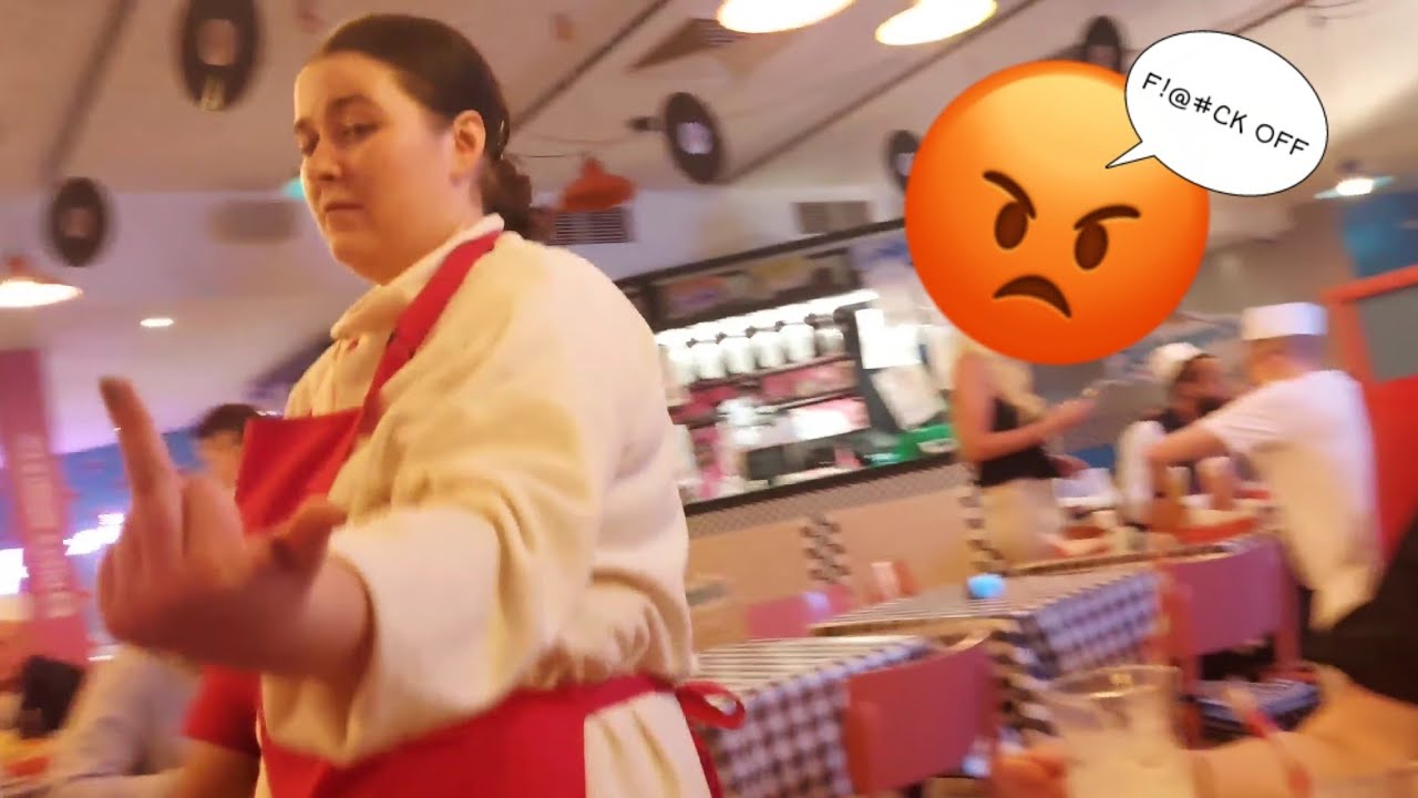 Eating at the WORLDS RUDEST Restauraunt Karen's Diner [Manchester Vlog]