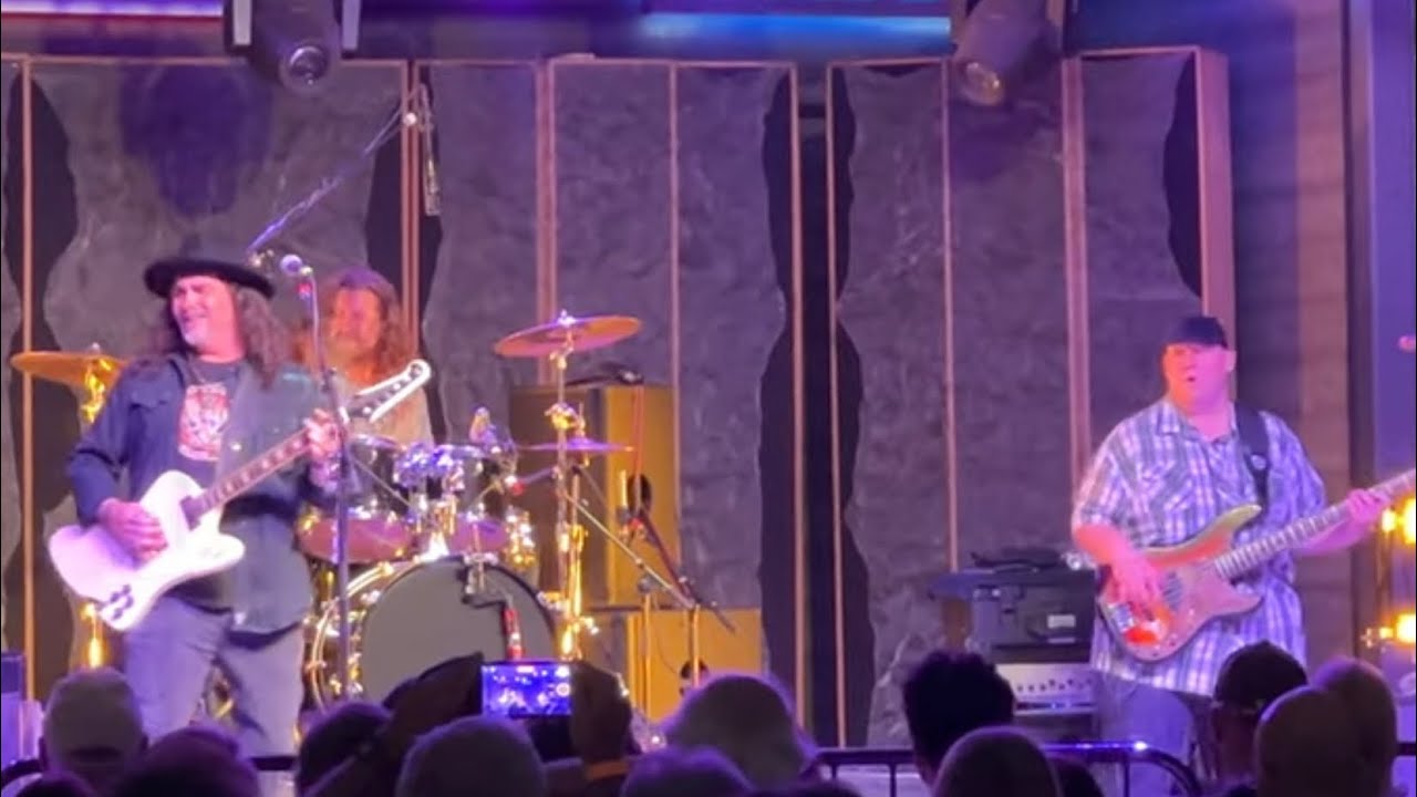 Alastair Greene w/Tab Benoit (dr) & Corey Duplechin (b) live full show @Haute Spot 3/31/2023