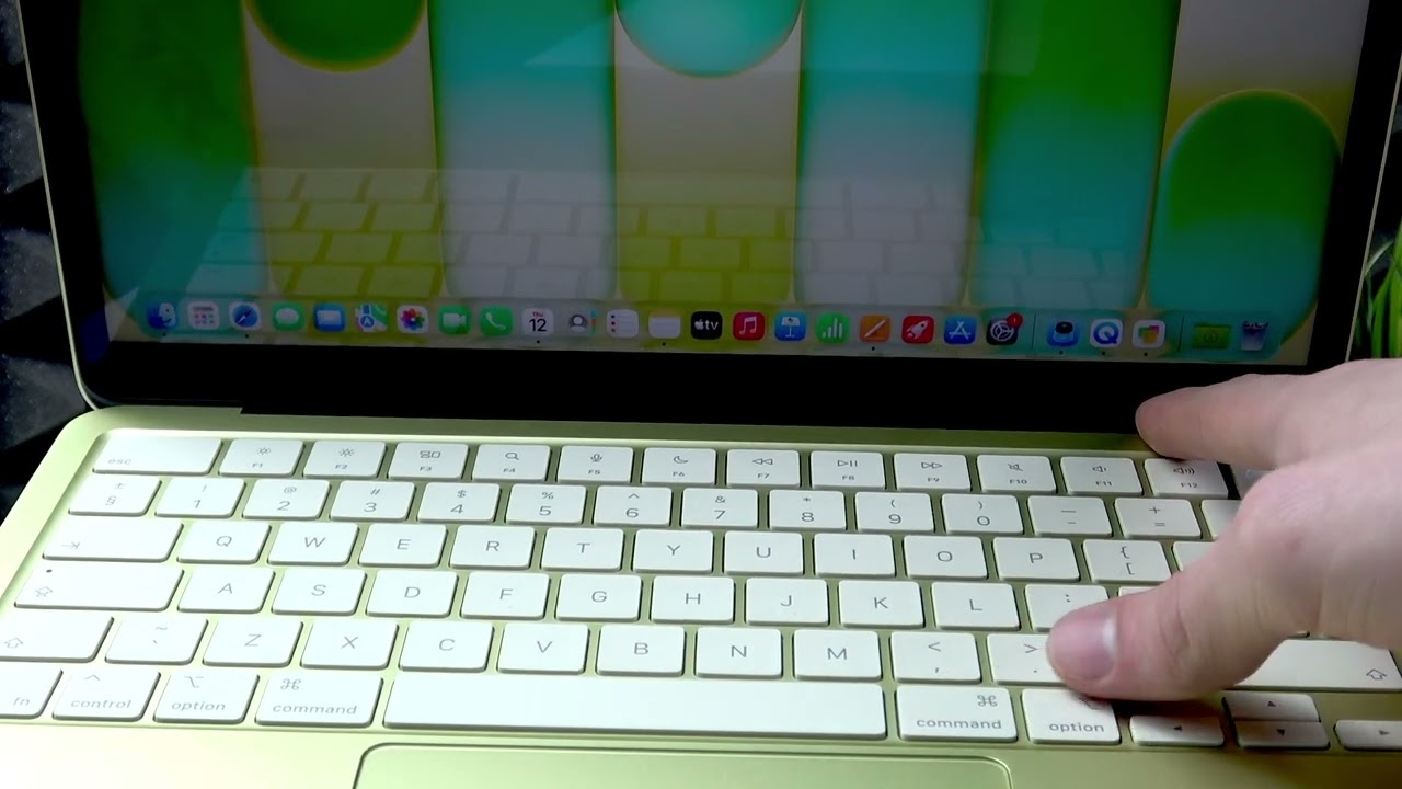 Быстро открыть настройки звука и дисплея MacBook Neo (трюк с клавишей Option)