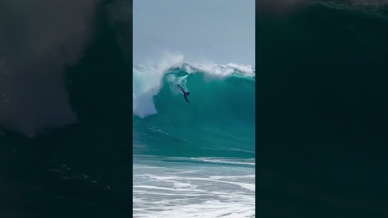 HUGE WAVES at the wedge Newport Beach - body surfer LEGEND HITS IT #thewedge #californiabeach