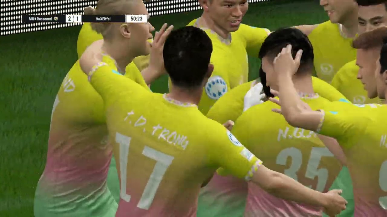 Trận bóng FC Online ...