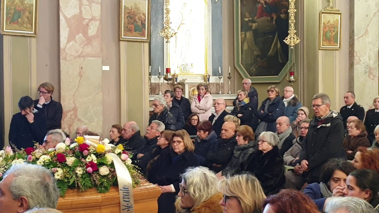 Canto finale al funerale di Giusy Spezzaferri