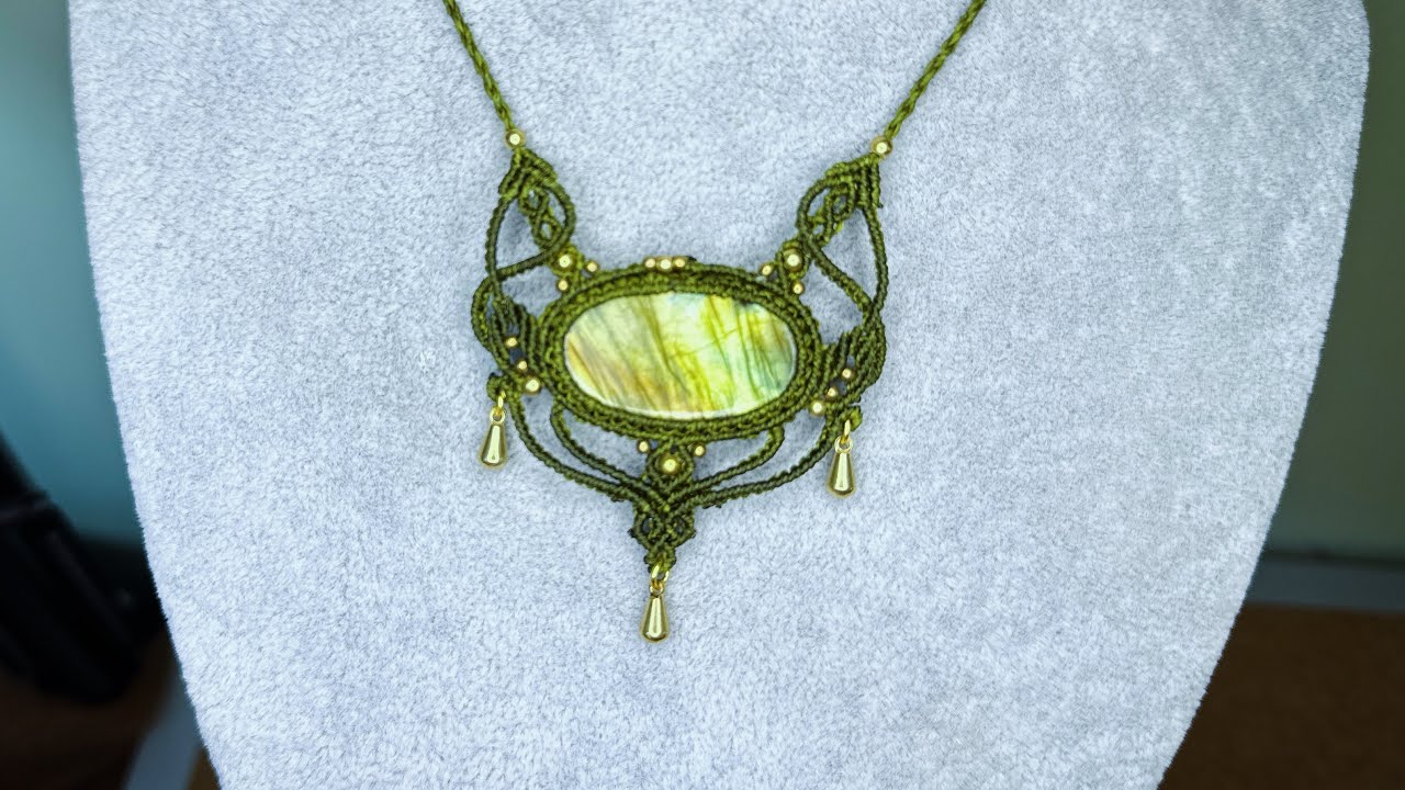 DIY macrame necklace