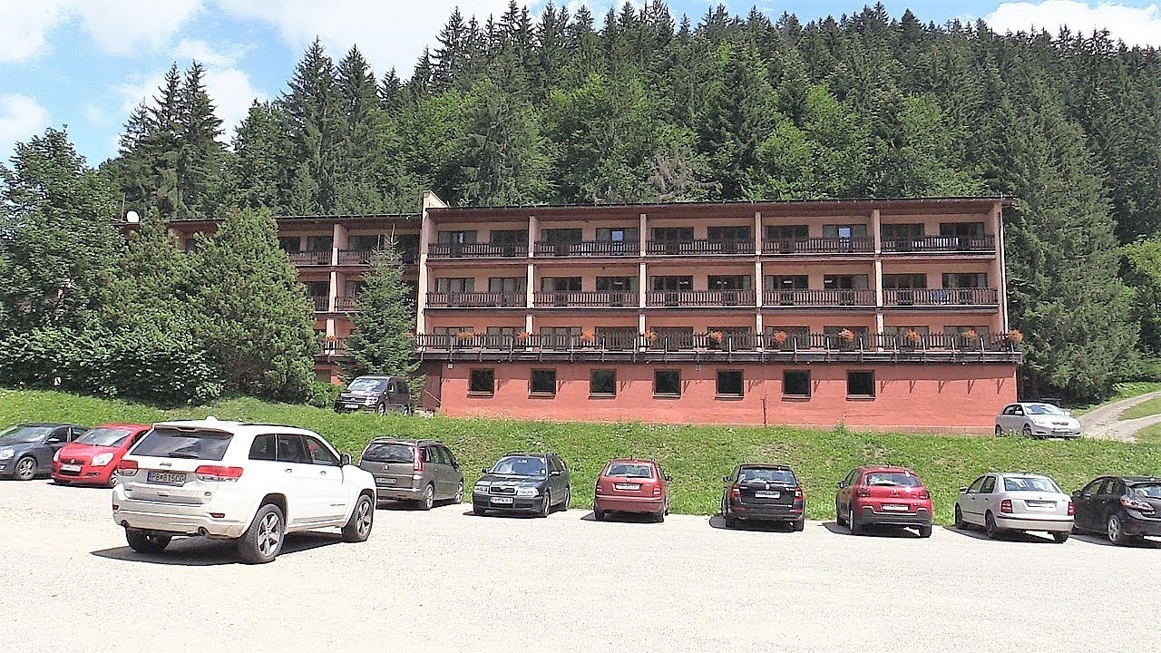 PODJAVORNÍK - hotel a okolie