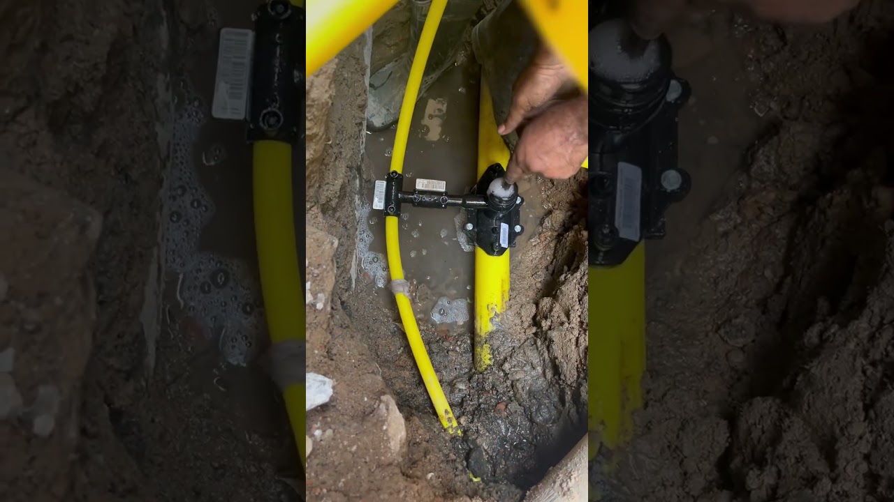 Gas pipeline mdpe joint #naturalgas #gaspipeline #mdpe #igl #homepipe #plumber #fusion #machine