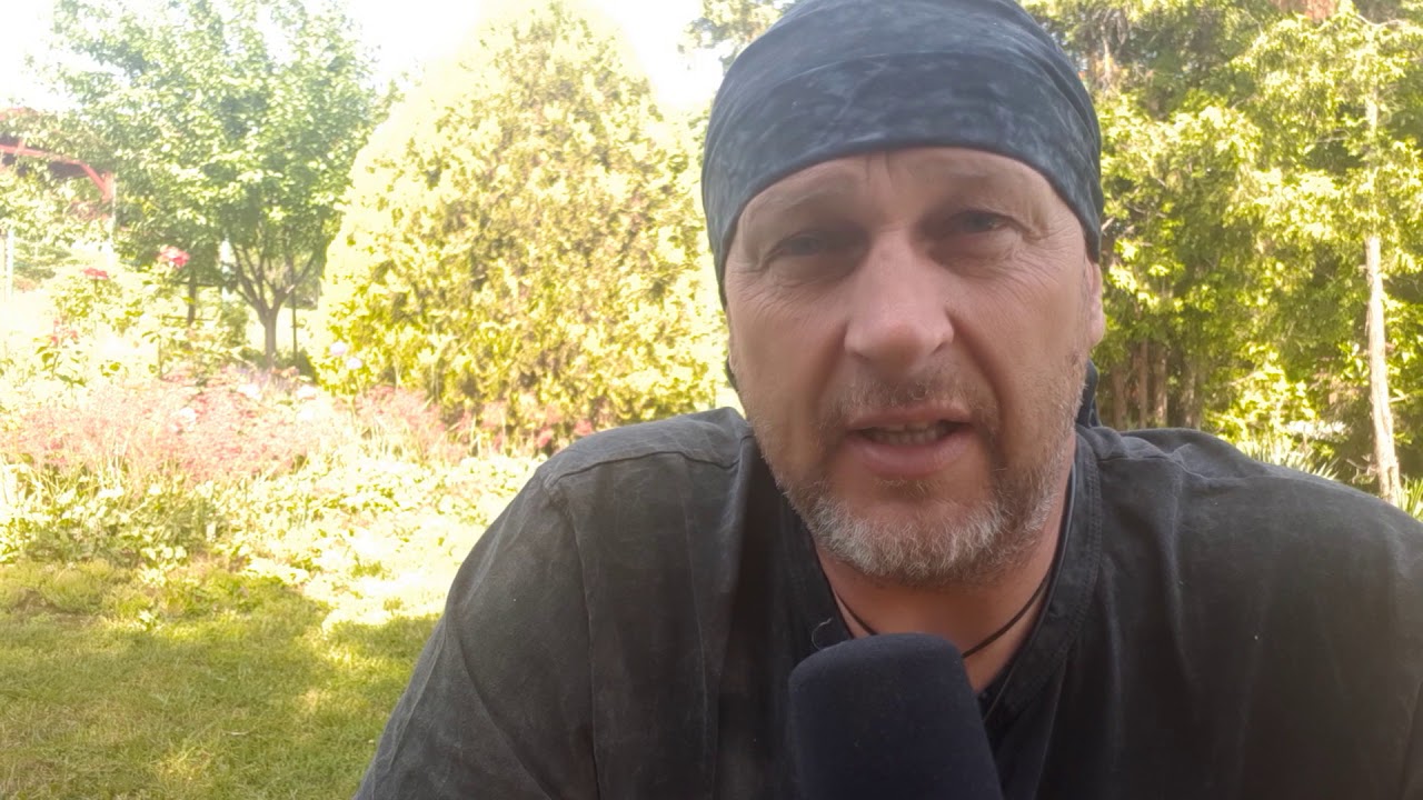 Női kérdések - Férfi válaszok / Miért mindig a nőknek kell...?