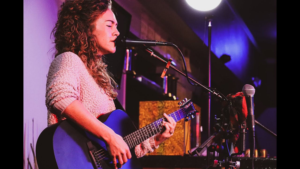 Taylor Reed - A Thousand Years (Christina Perry Acoustic Looping Cover)