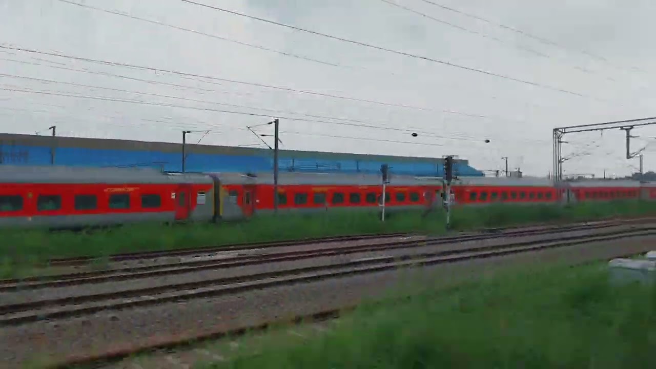Anand Vihar Station Skipping Train Video  