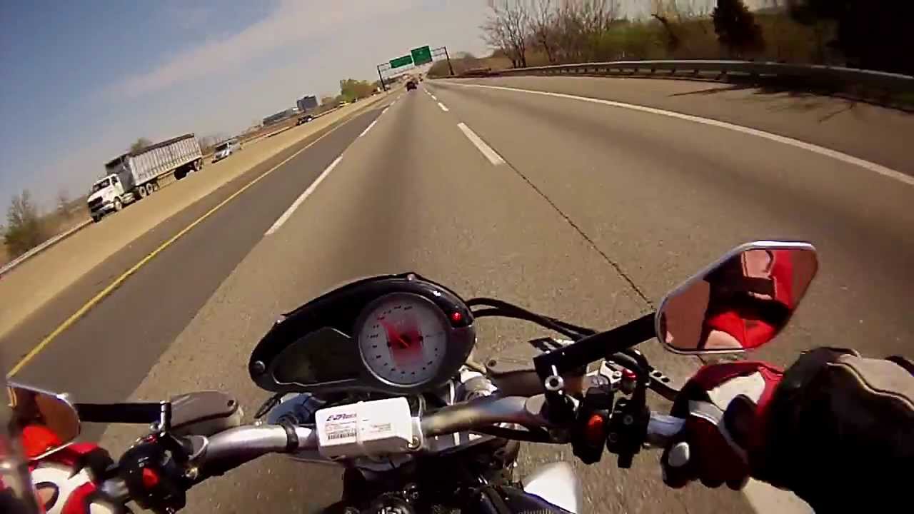 MV Agusta Brutale 910R Death Run!
