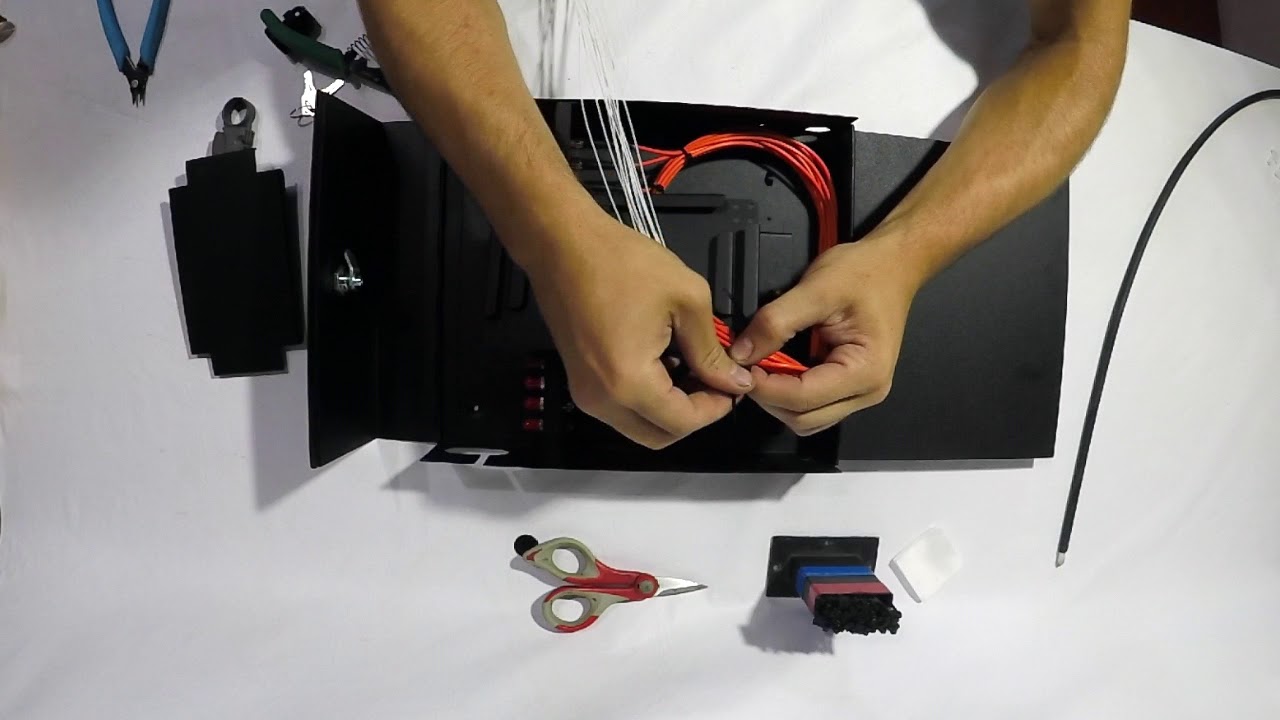 Armado de Distribuidor de Pared de Fibra Optica - OPTIPATCH