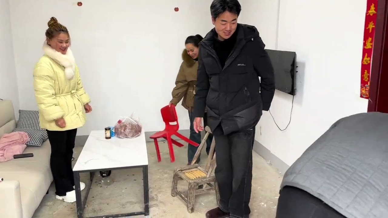 昨天有点事情没跟雨露一起去看婚纱照，今天过去问问看的怎么样。 #家庭日常 #家庭琐事 #记录生活