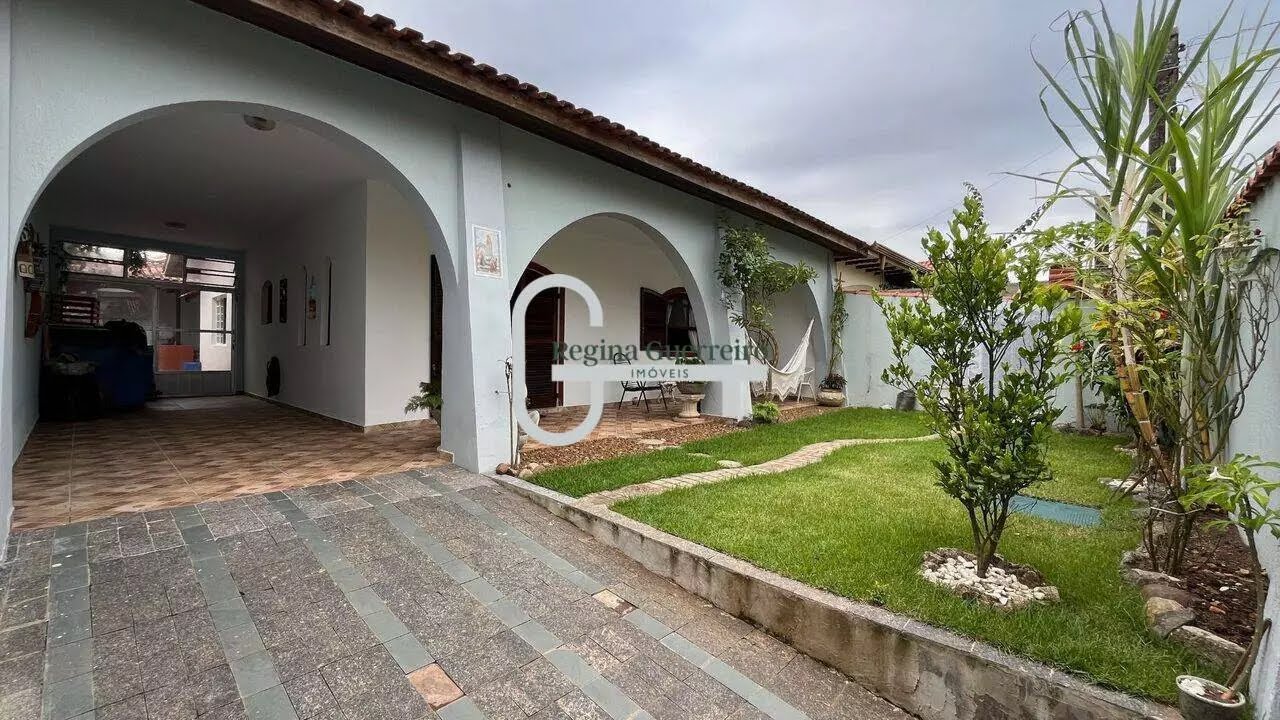 🏡 Casa à venda ao lado da praia com edícula charmosa – Oportunidade imperdível em Peruíbe!